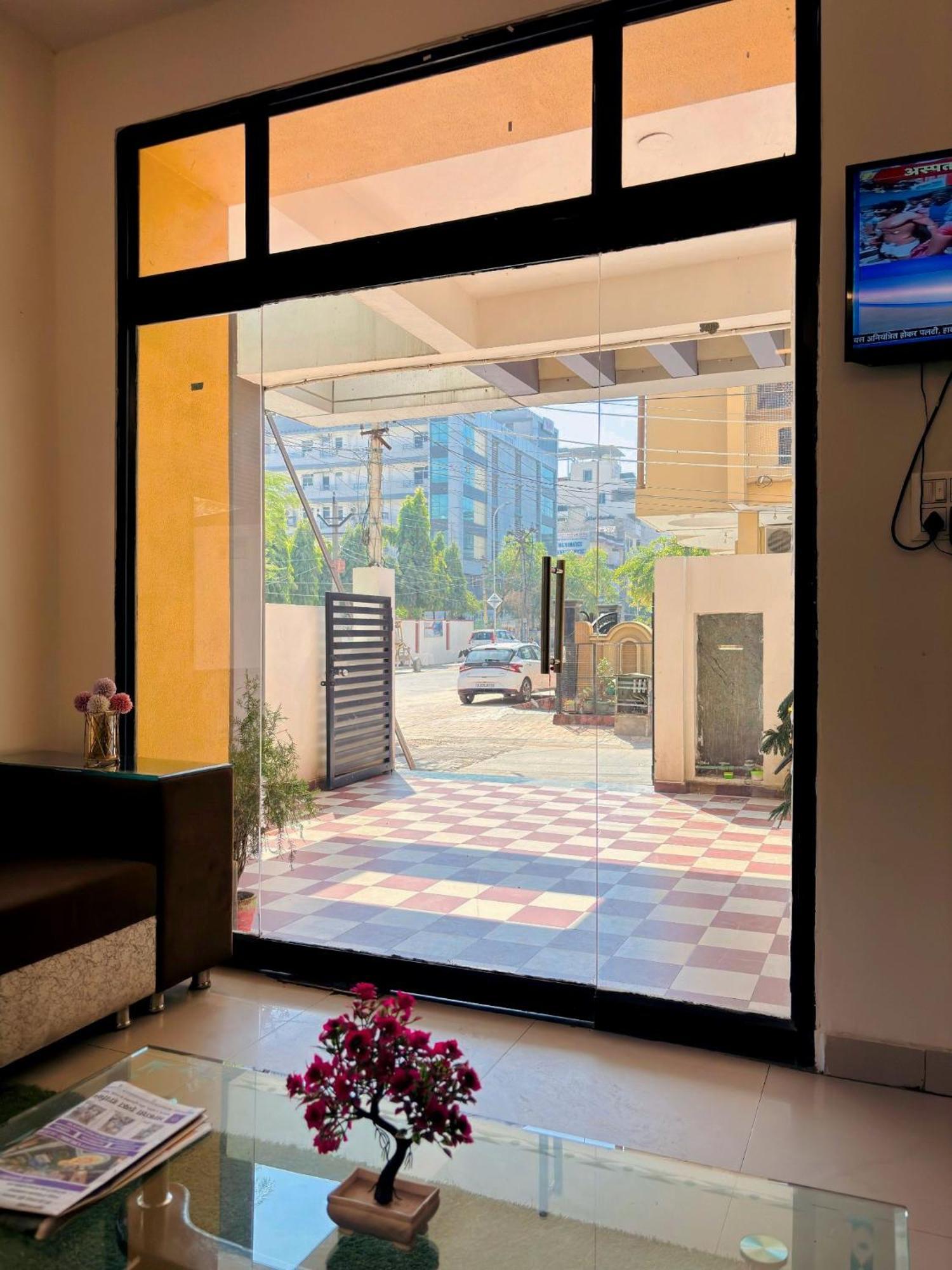 Hotel Sunrise Inn Kota  Dış mekan fotoğraf